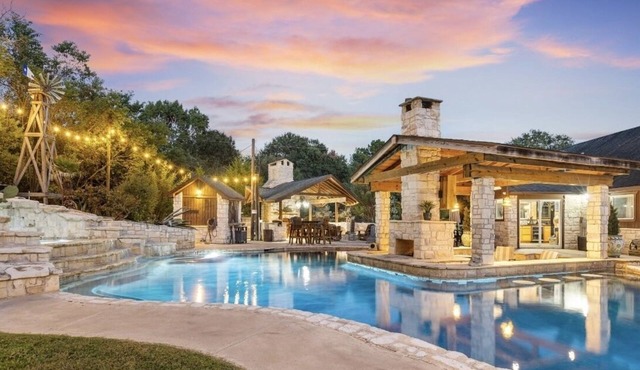 Ranch Style Paradise * Resort Style Pool *