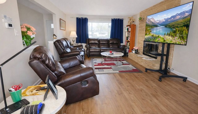 Ranch-tastic 3-bedroom house in charming Gahanna with AC, WiFi Aug 2024 updates