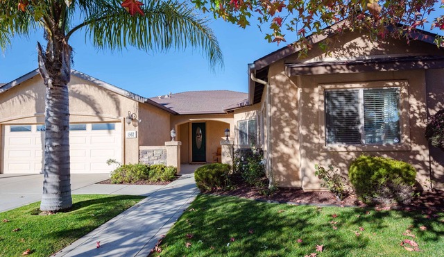 Ranch with Hot tub, Fire Pit, Game Room and Close to the Beach in 5 Cities!