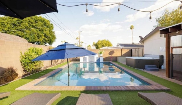 Rancho Relaxo: Dog friendly! Enjoy heated pool, hot tub, pool table, outdoor TV!