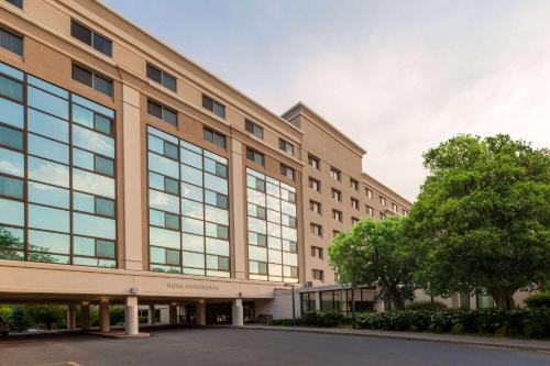 Randolph Hotel Liverpool Syracuse Airport West, Trademark