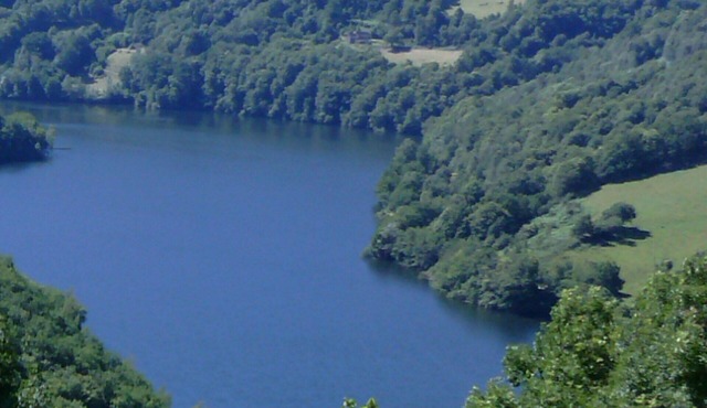 Randonnée portes de l'Aubrac Vue sur Lac 4 pers 2 chambres 2wc Mandailles