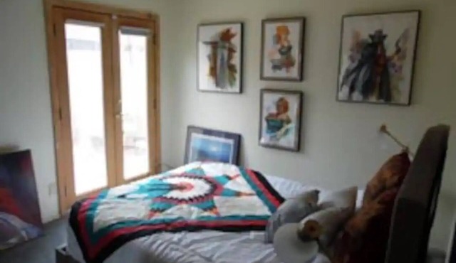 Randy's Roost - Private unit within an artists home/studio and gallery.