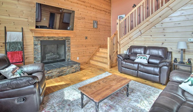 Ranger Cabin w/ Deck + Resort Amenity Access!