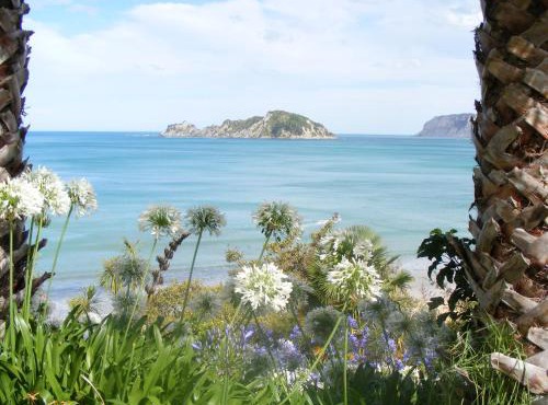 Rangimarie Anaura Bay Beachstay