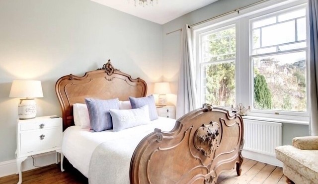 Ranmoor- beautiful character cottage with walled garden and gorgeous views.