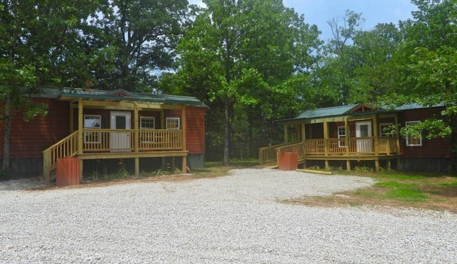 Ransom's Retreat Group cabin rental near Meramec River