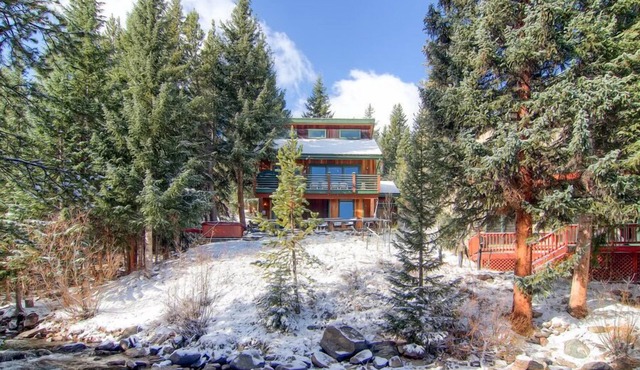 Rapids Retreat Home: On River, Hot Tub, Dog Friendly