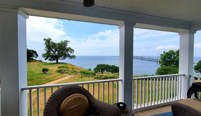 Rappahannock River 4 bdr 3 1/2 bath overlooking the River w/pool as in season.nn