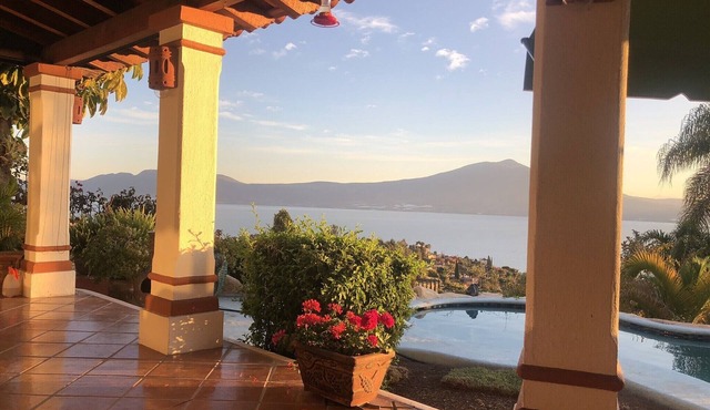 Raquet Club Villa with Spectacular View