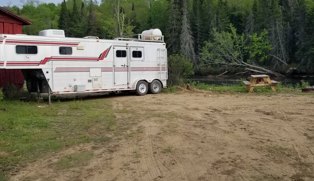 Raquette River Camper RV 2 silver