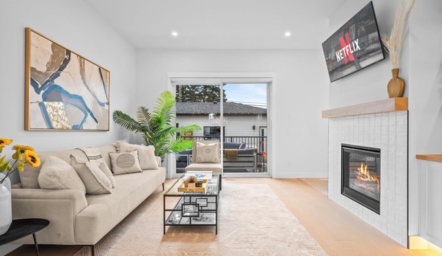 🏆 Rare $1M+ Luxe Central Home | 5BR Hot Tub Arcade Games Sleeps 16 💤