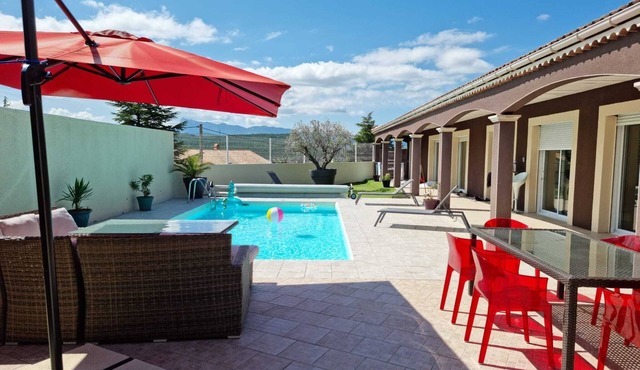 Rare! 2 private swimming pools