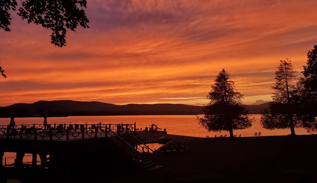 Rare August Cancellation Week. 14ppl Beautiful Lake George gem, Newly Renovated.
