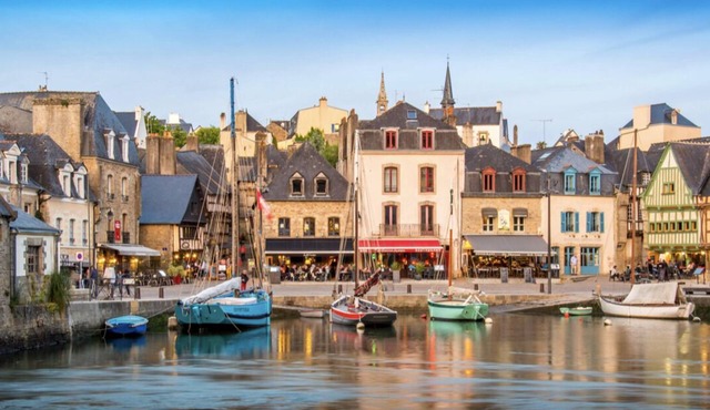 RARE - Beautiful 2P of 50M2 with large Terrace on the Port of ST Goustan-Auray