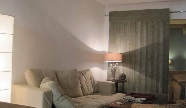 RARE CHARMING APARTMENT IN OLD NICE, WITH A GARDEN VIEW, CLOSE TO THE SEA