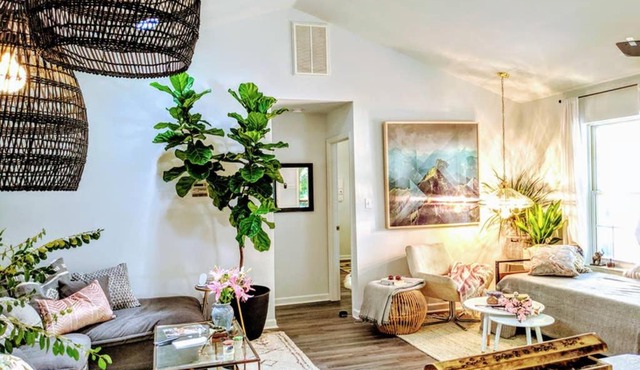 RARE Downtown Matthews walk 2 shops restauraunts hike CLT 2 Bedroom not 3br