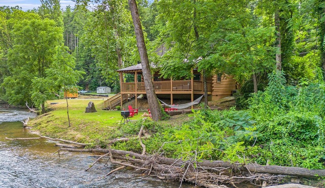 Rare easy access RV, trailer, & motorcycle parking, dog friendly cabin