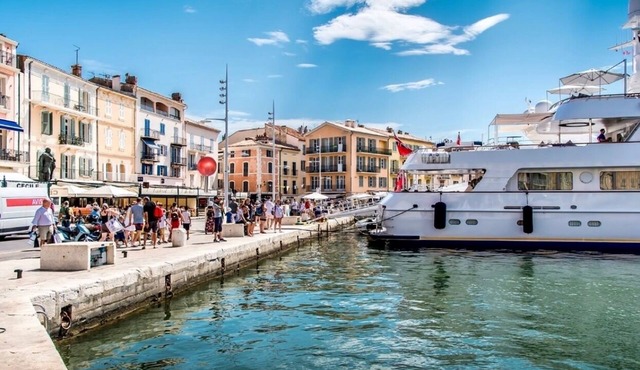RARE! Exceptional apartment located on the port of Saint-Tropez