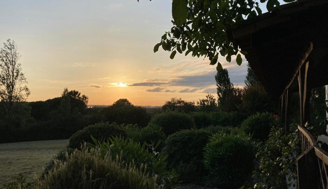 RARE EXCLUSIVITE La Villa Fongrivoise Grande Piscine avec terrasse 5 chambres et salle de bain WC privatifs Patio Cheminée sans Vis à Vis