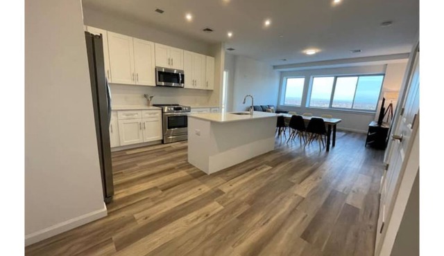 Rare find 7 minutes from NYC Fort Lee private Apt