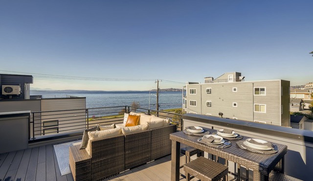 💎 Rare Find 💎 Across Alki Beach✨Rooftop Views