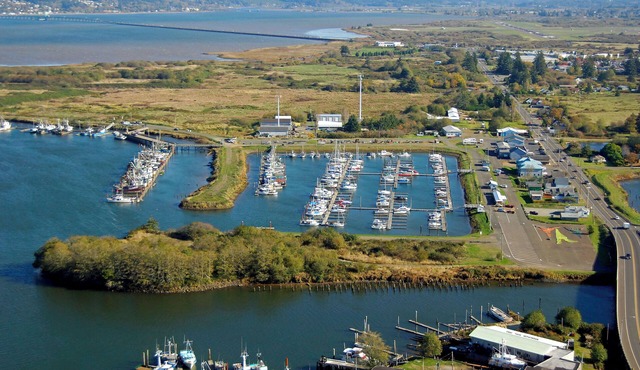 RARE FIND! COMFY UNIT FOR 3, SAUNA, POOL AND GYM