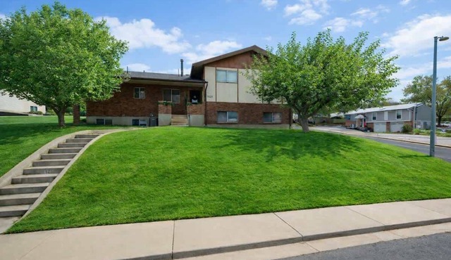 Rare Find! Gather, Play & Stay - Waffles too!