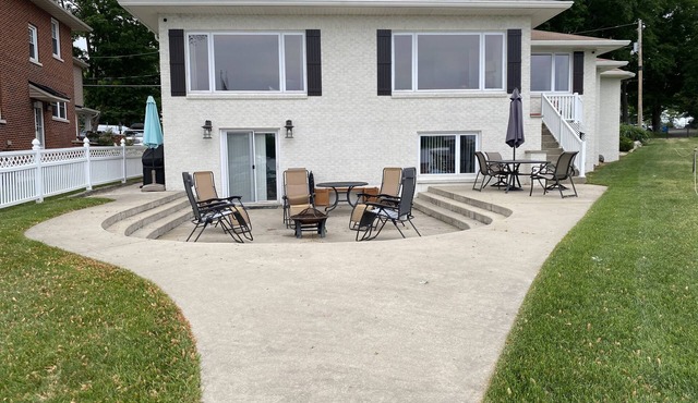 RARE FIND! Lake home on All-Sports, DIAMOND LAKE. Near ND. GOLF Weekend Beauty!