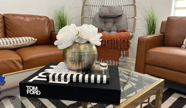 :Rare Find: New, Modern, Luxury
