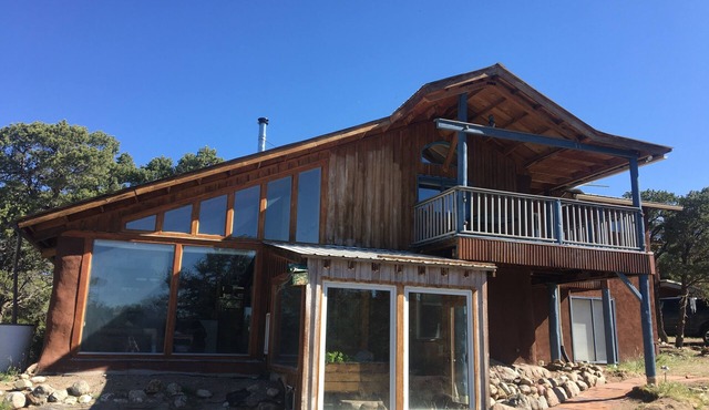 Rare Find! Quiet, Strawbale Home with Epic Mountain Views and Hiking