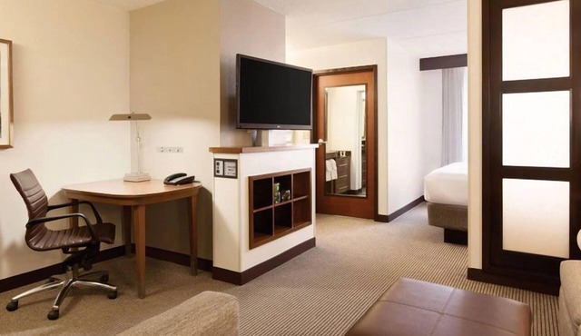 Rare Find! THREE Contemporary Units, Swimming Pool, Pet-friendly, Free Parking!