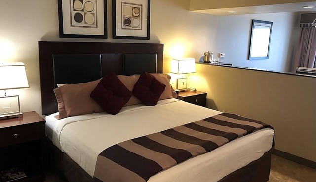 Rare Gem! ! 1 Lovely Unit and Pool.