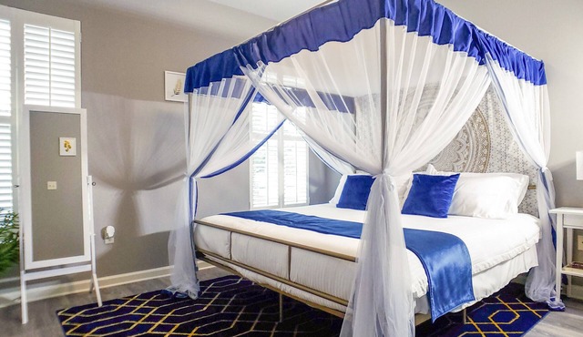 Rare Home w/Garage Downtown Memphis King Bed WiFi