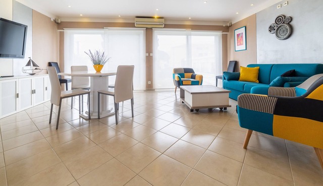 RARE: House classified 3*- 81m² 100m beaches & port, air-conditioned, parking, wifi