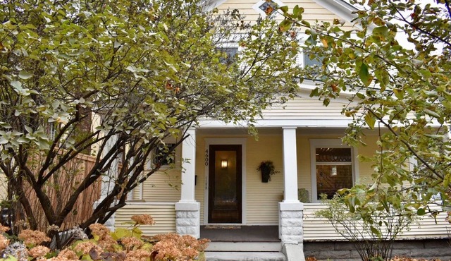 Rare Lake Harriet 4BR, great walking neighborhood yet min to downtown and MOA