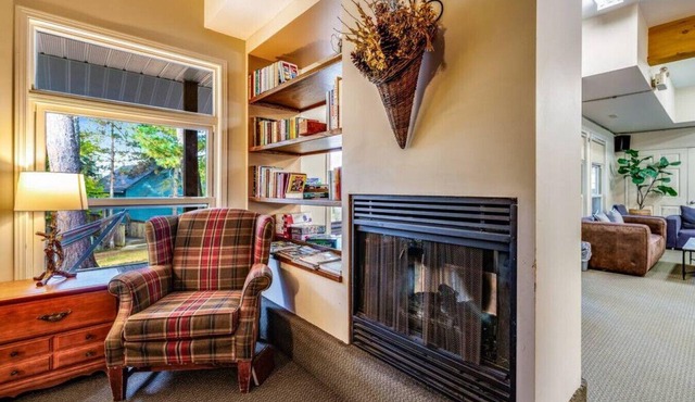 Rare Muskoka Chalet Suite - B7