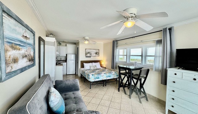 RARE OCEANFRONT CONDO W/PANORAMIC OCEAN & SUNSET VIEW PRIVATE BEACH ACCESS WiFi