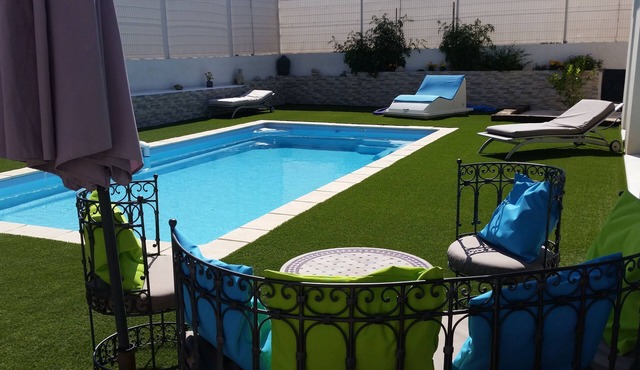 RARE PEARL NEAR THE BEACHES BETWEEN HYERES AND TOULON