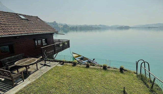 Rare petit chalet sur le lac, barque à rames, clim