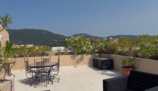 Rare product (T3) in the heart of Cavalaire