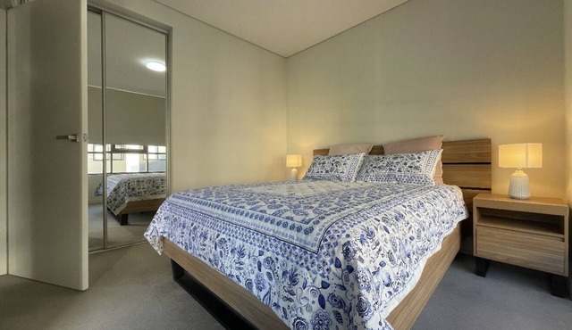 Rare spacious 1 bedroom + 1 office + Free parking