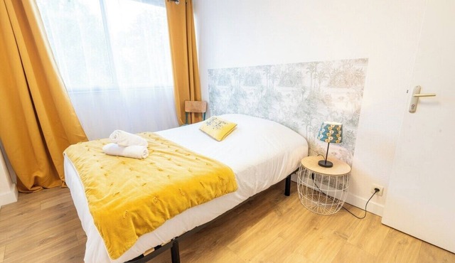 RARE: Spacious 5-Bedroom Apartment Near the TGV Station by Groom*