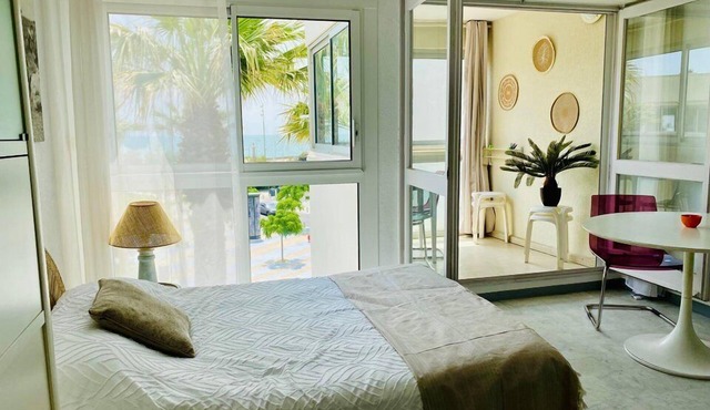 RARE! studio sea view for 2 people with parking in the center of La Grande Motte