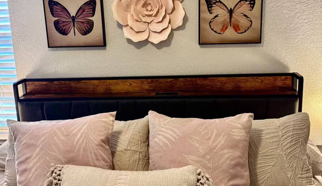 Rare to find a Desert Jewel, West Side, 3 Bedrooms