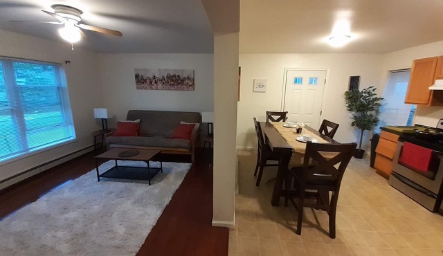 Rare Townhouse #2!. 11min Walk Downtown- Parking!-Winter discount