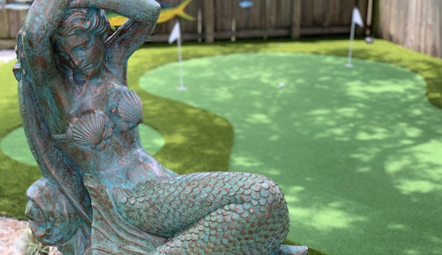 Rare Tropical Oasis With Mini-Golf Near Las Olas Blvd.