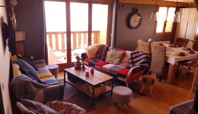 Rare Val Thorens Superb apartment in detached chalet. Calm, cocooning.