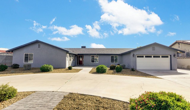 Rare Vegas Retreat - 6 Bedrooms, 4.5 Bath, Private Pool & Entertaining Grounds