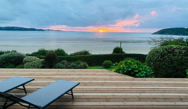 RARE : Waterfront garden cocoon